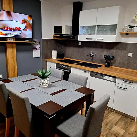 Cherry House Apartman